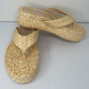 Beach by Matisse NWOT or Box Woven Platform Sandals
